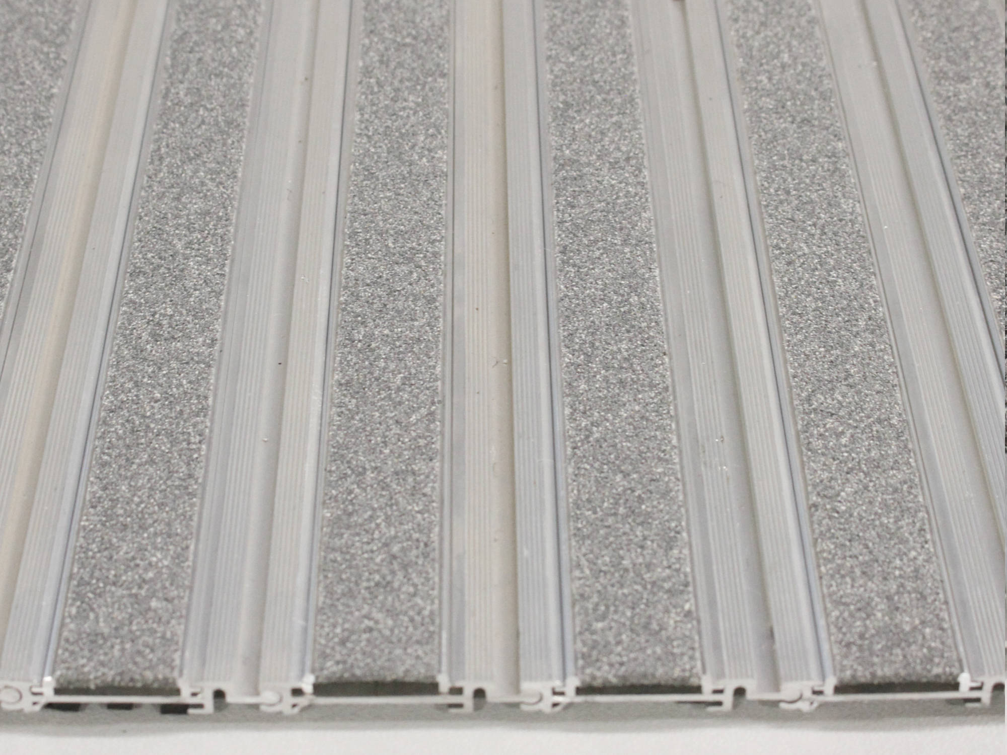 Modèle Insertion d'aluminium abrasif