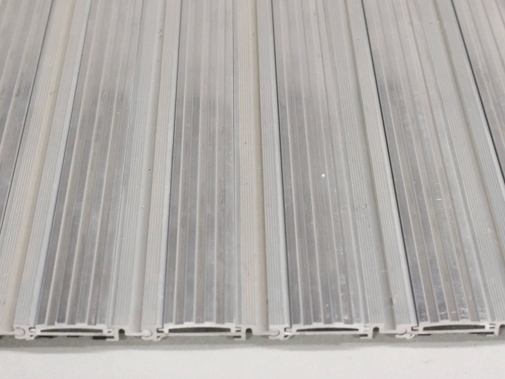 Modèle Insertion d'aluminium corrugé