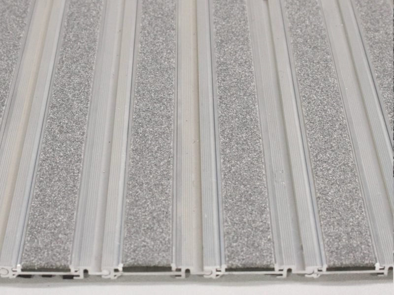 Modèle Insertion d'aluminium abrasif
